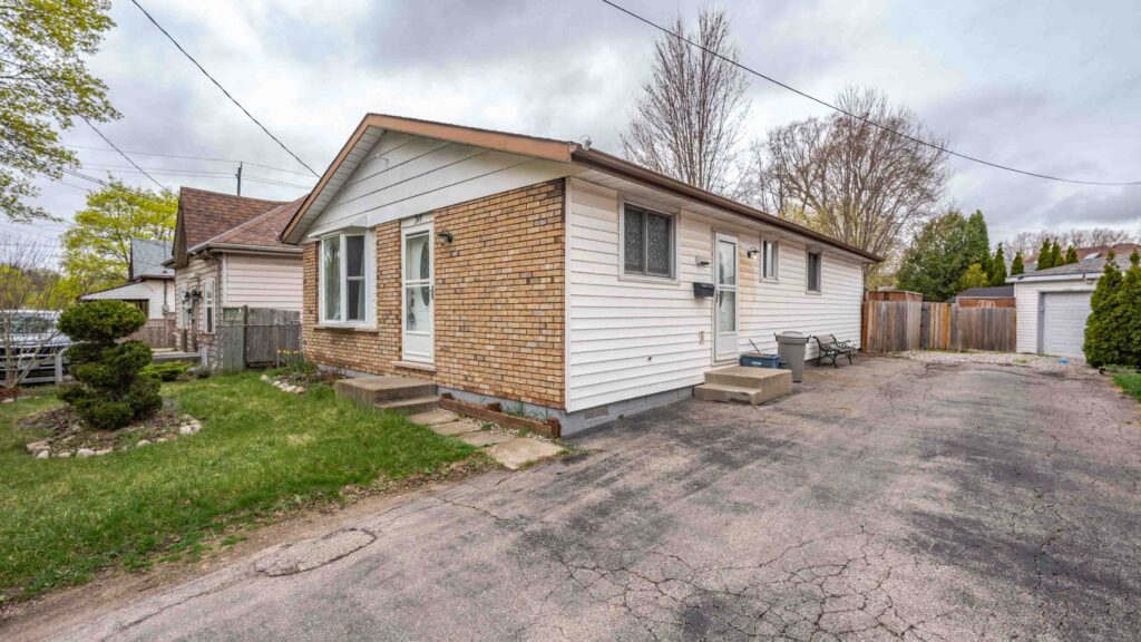 311 Grand River Avenue, Brantford - Presented by Rise Realty Group